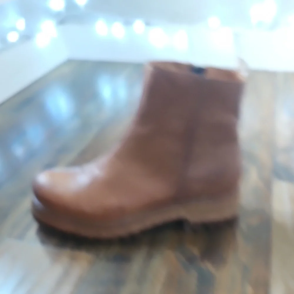 Taos Footwear Tan Leather Ankle‎ Boots